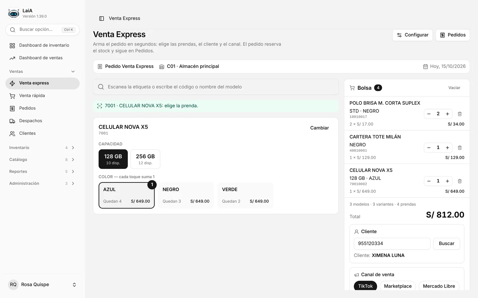 Pantalla de Venta Express: un celular elegido por capacidad (128 GB) y color, con cuántos quedan de cada uno; la bolsa con polos, una cartera y el celular, S/ 812 de total, la clienta y su canal de venta